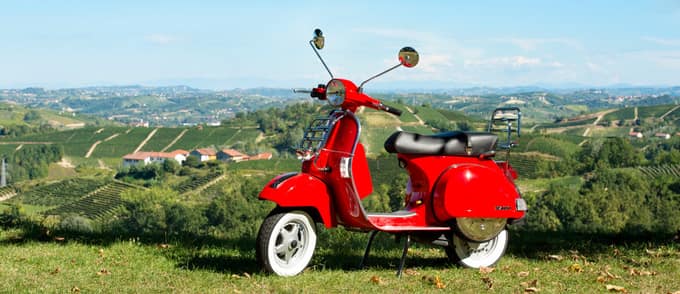 Vespa nel Roero