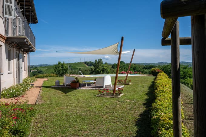 Fully restored luxury country home
