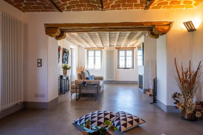 Fully restored luxury country home