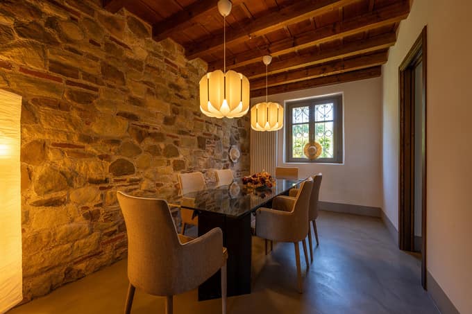 Fully restored luxury country home