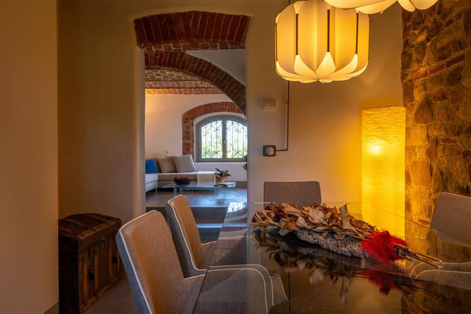 Fully restored luxury country home