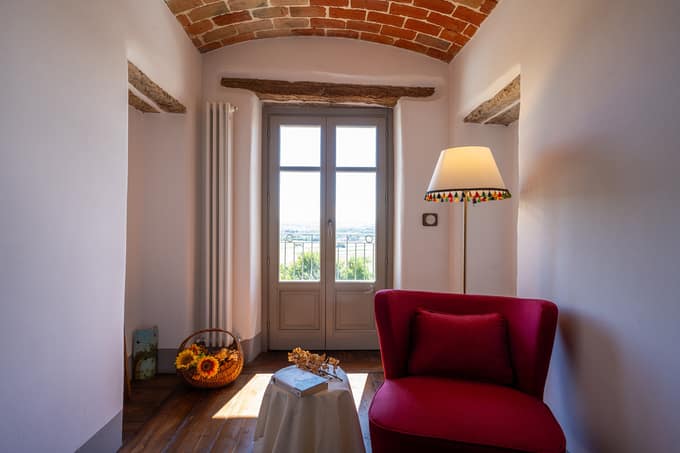 Fully restored luxury country home
