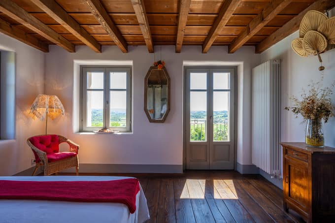 Fully restored luxury country home