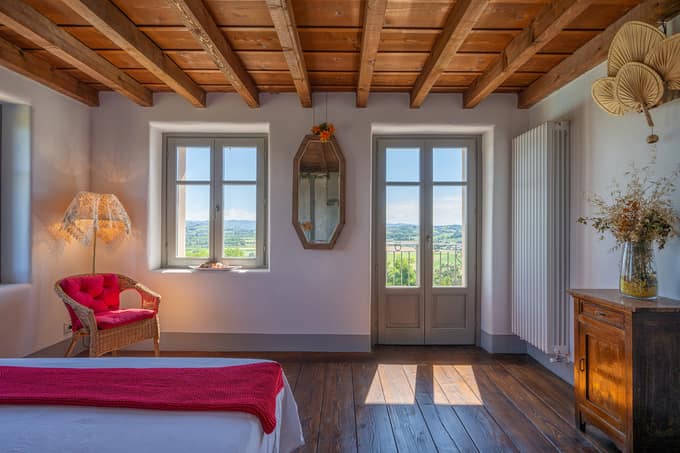 Fully restored luxury country home