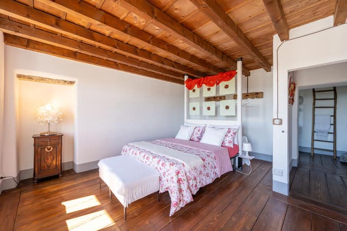 Fully restored luxury country home