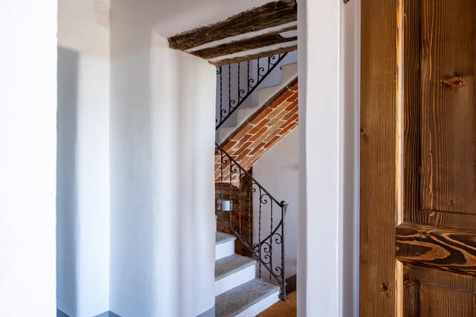 Fully restored luxury country home