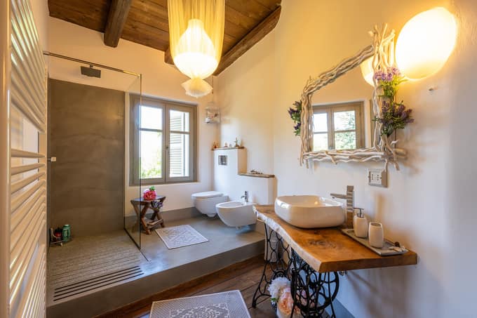 Fully restored luxury country home