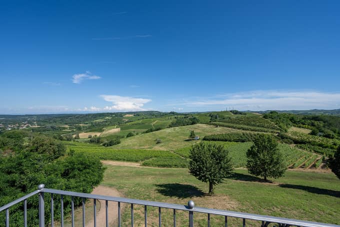 Fully restored luxury country home