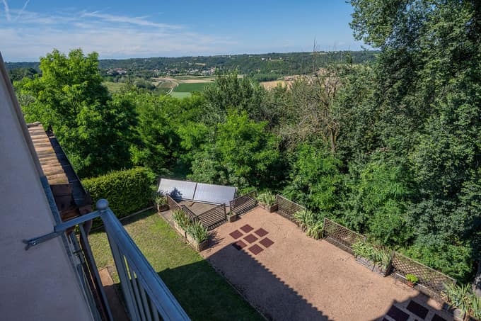 Fully restored luxury country home