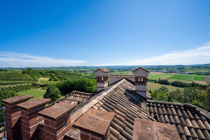 Fully restored luxury country home