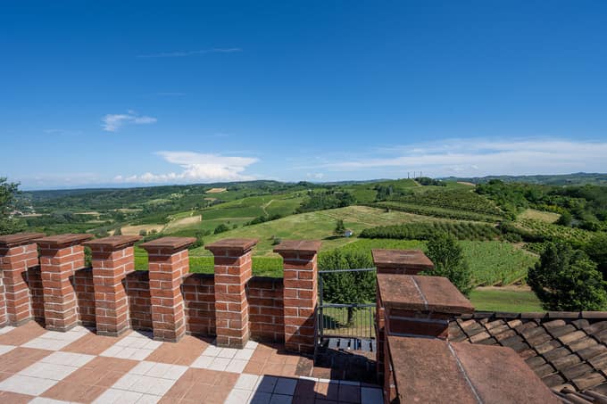Fully restored luxury country home