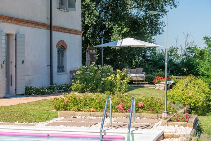 Fully restored luxury country home