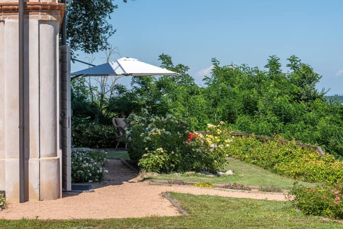 Fully restored luxury country home