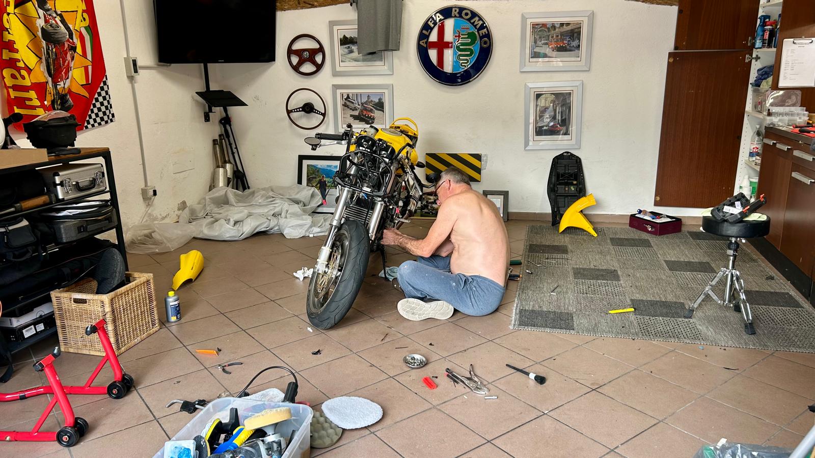 Restoring the Ducati 750 SS in the garage