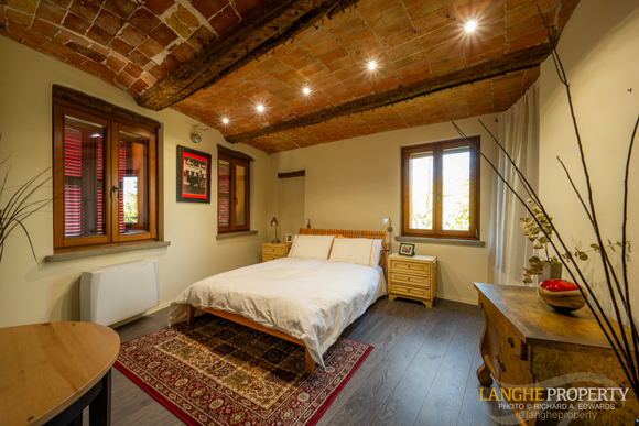 Proper real estate photography - Real estate photography by Richard A. Edwards - Langhe Property