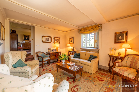 Classical living room - Real estate photography by Richard A. Edwards - Langhe Property