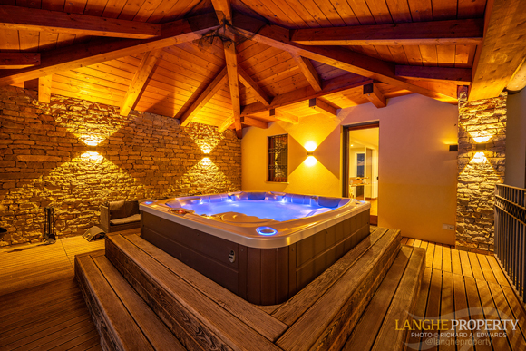 Terrace luxury - Real estate photography by Richard A. Edwards - Langhe Property