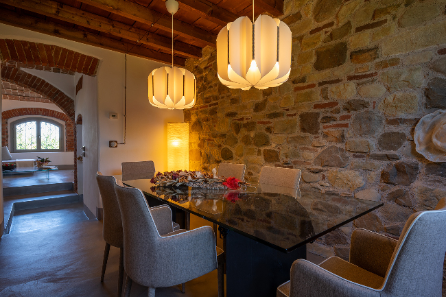 Fully restored luxury country home