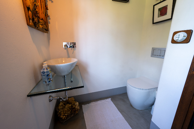 Fully restored luxury country home