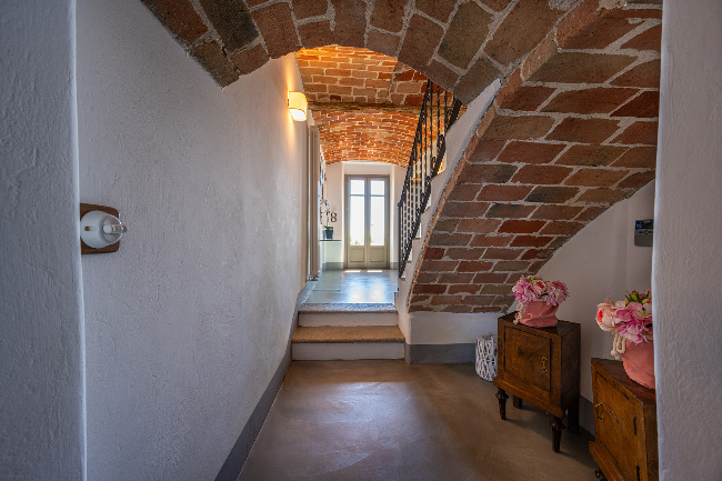 Fully restored luxury country home