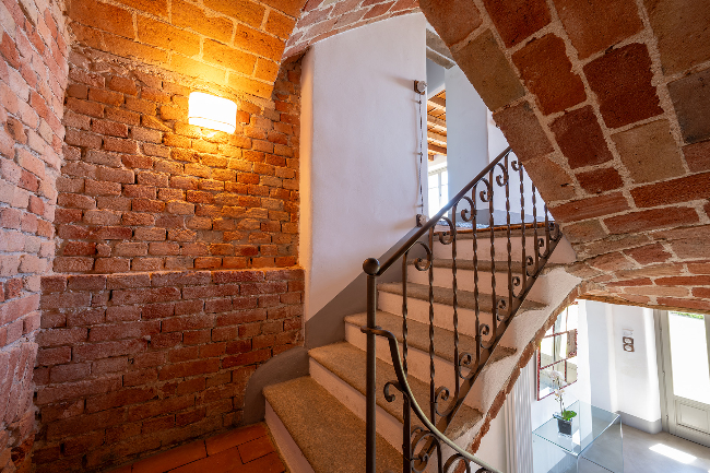 Fully restored luxury country home