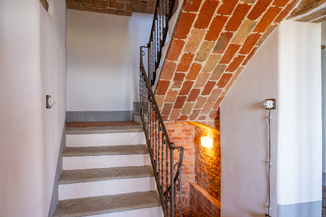 Fully restored luxury country home