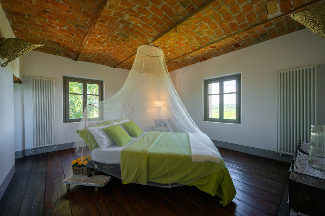 Fully restored luxury country home