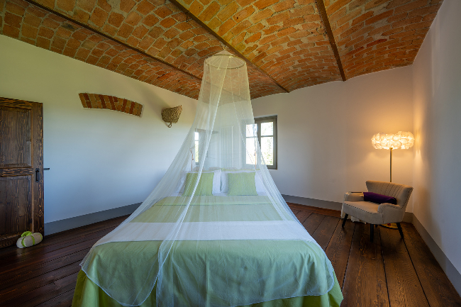 Fully restored luxury country home