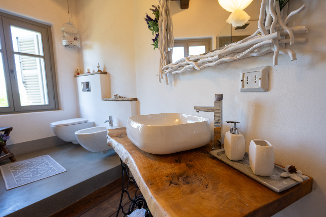 Fully restored luxury country home