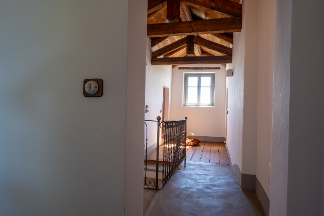 Fully restored luxury country home