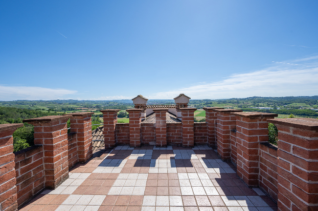 Fully restored luxury country home