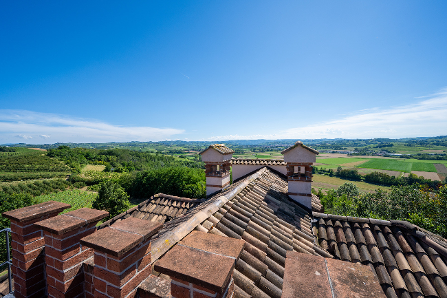 Fully restored luxury country home