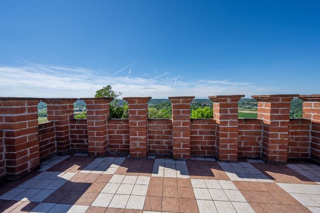 Fully restored luxury country home