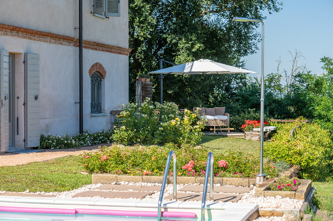 Fully restored luxury country home