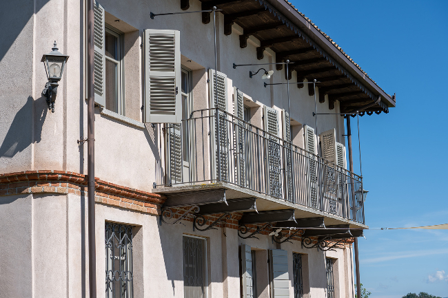 Fully restored luxury country home