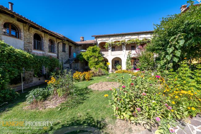 SOLD!! Langhe vacation rental & private home