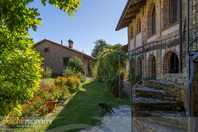 SOLD!! Langhe vacation rental & private home
