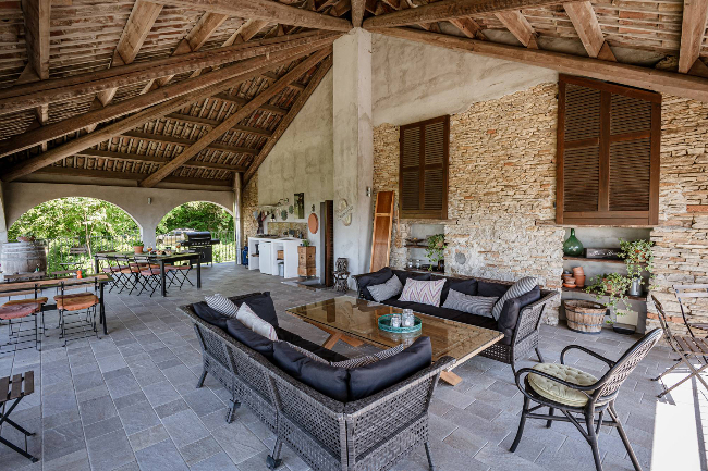 Beautiful Stone House with Breathtaking Views in Piedmont