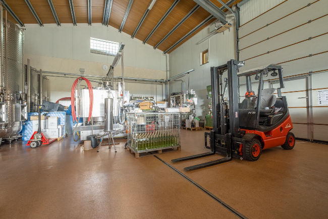 Quality wine production & home for sale