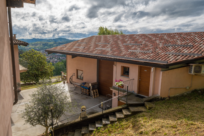 Quality wine production & home for sale