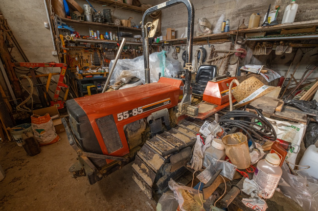 Quality wine production & home for sale