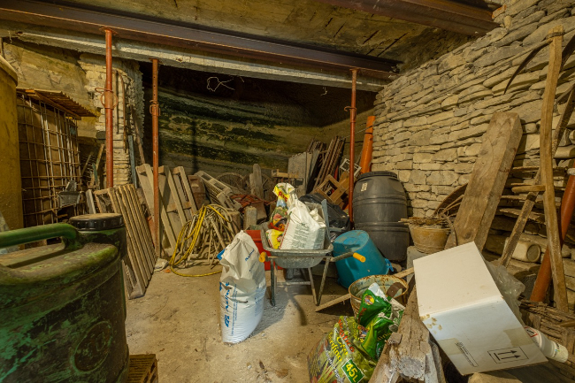 Quality wine production & home for sale