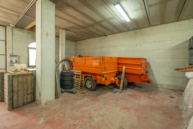 Quality wine production & home for sale