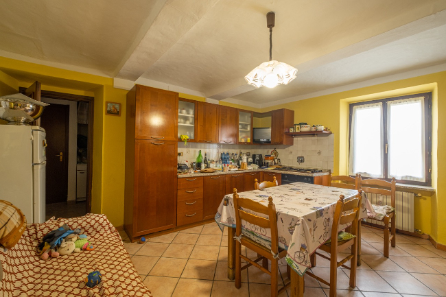 Quality wine production & home for sale