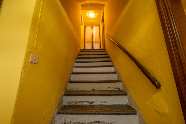 Quality wine production & home for sale