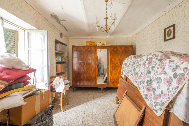 Quality wine production & home for sale