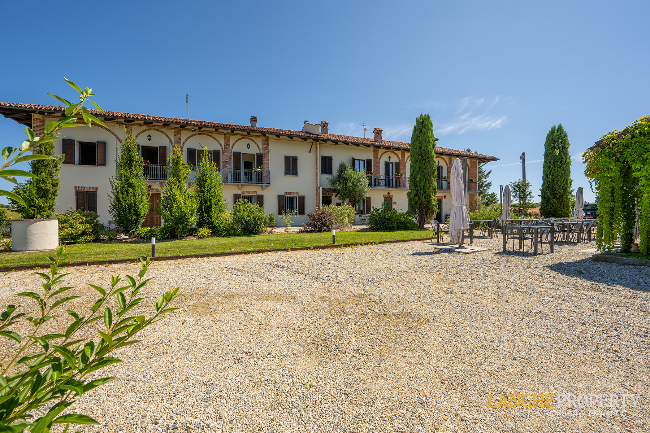 Agriturismo - B&B, restaurant, winery