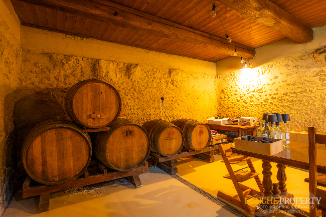 Agriturismo - B&B, restaurant, winery