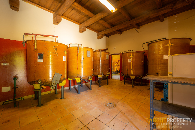 Agriturismo - B&B, restaurant, winery