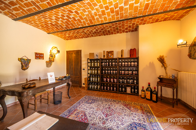 Agriturismo - B&B, restaurant, winery